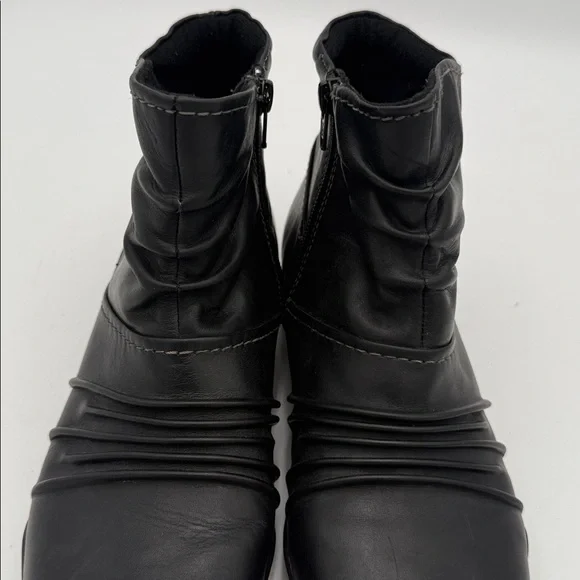 Clarks Black Ankle leather Boots women 8W Side Zipper casual office retro Y2K - Picture 2 of 11